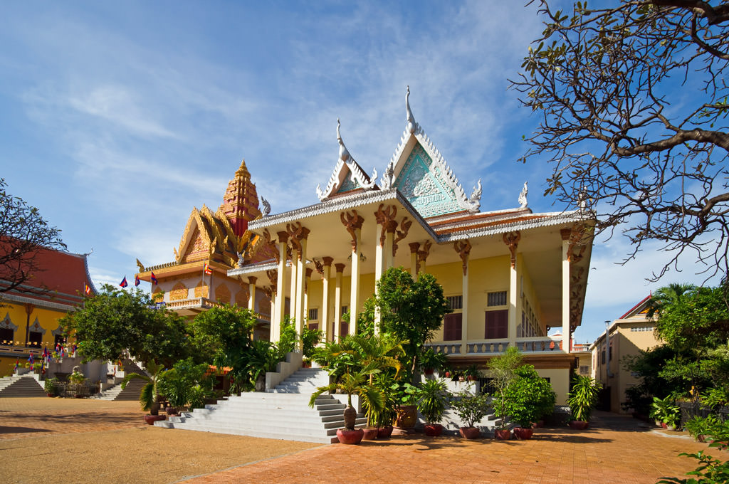 attraction-Wat Ounalom, Cambodia 2.jpg